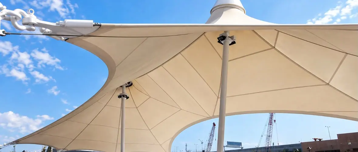 Geometría de una cubierta tensada en un espacio exterior